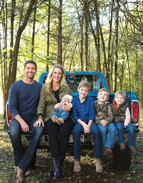 Josh Turner Gives His Kids A Lesson On Country Music