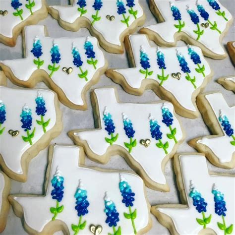 white texas bluebonnet cookies in 2020 | Blue bonnets, Cookie decorating, Sugar cookies