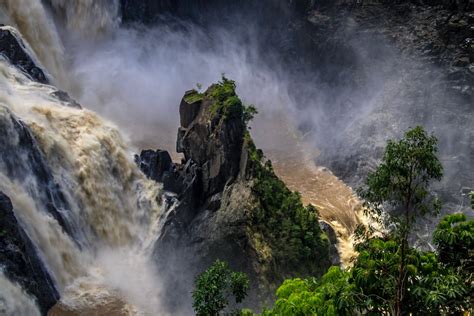 Barron Falls: The Most Powerful Waterfall I've Ever Seen - Travel Tramp