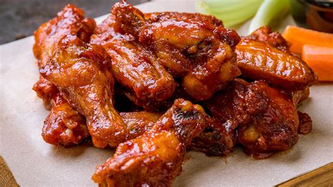 Applebee's Is Offering $1 Wings. Here's How To Get Them