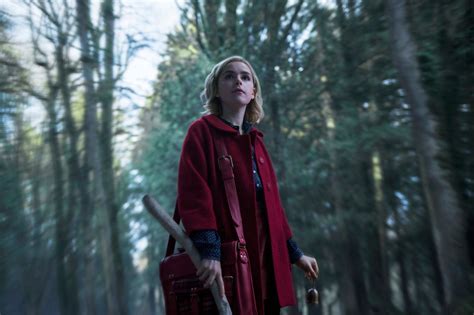 Why 'The Chilling Adventures of Sabrina' Is the Perfect Last-Minute Halloween Costume ...