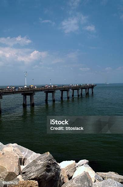 Chesapeake Bay Bridge Fishing Pier Stock Photo - Download Image Now - Bay of Water, Blue ...