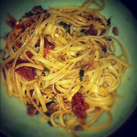 Linguine with cured sausage, clams, garlic, chilli & parsley. - The Tiny Italian