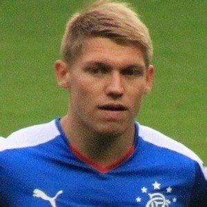 Martyn Waghorn - Age, Family, Bio | Famous Birthdays