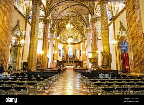 Interior of Cathedral San Lorenzo in Perugia Italy Stock Photo - Alamy