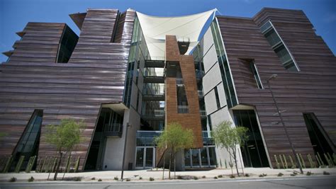 University of Arizona medical school in Phoenix graduates 30 new doctors early to help with ...