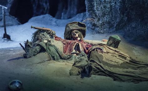 Daily Disneyland: Skeleton Pirate in the Pirates of the Caribbean Blog ...