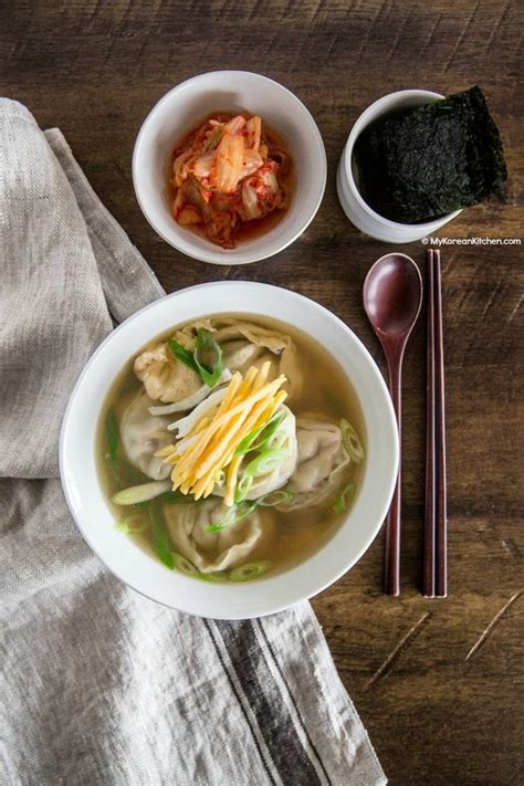 Manduguk (Korean Dumpling Soup) - My Korean Kitchen