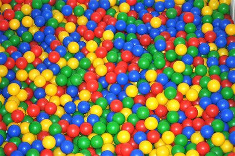 Viele bunte Bälle | Bällebad. Ball pit. | Maret Hosemann | Flickr