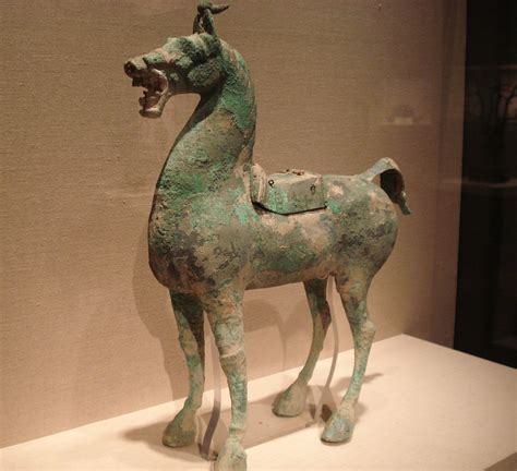 File:Bronze horse with lead saddle, Han Dynasty.jpg - Wikipedia