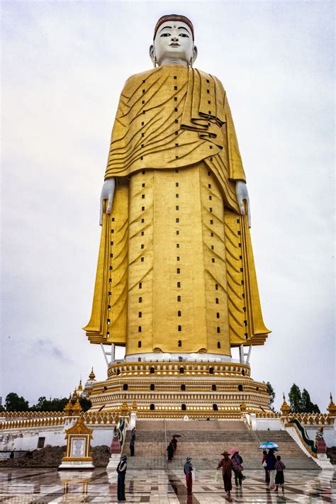 MYANMAR: The Image of the Buddha - LOUIS MONTROSE PHOTOGRAPHY