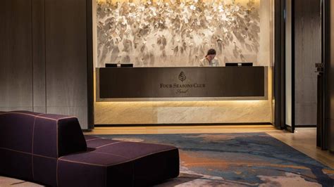 Seoul Luxury Hotel Photos & Videos | Hotel lobby reception, Hotel lobby design, Hotel reception desk