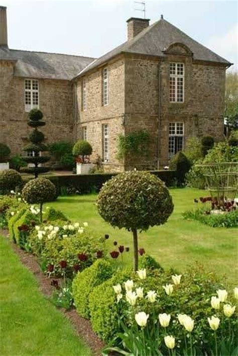 French Country Garden | French country garden, French garden, Country gardening