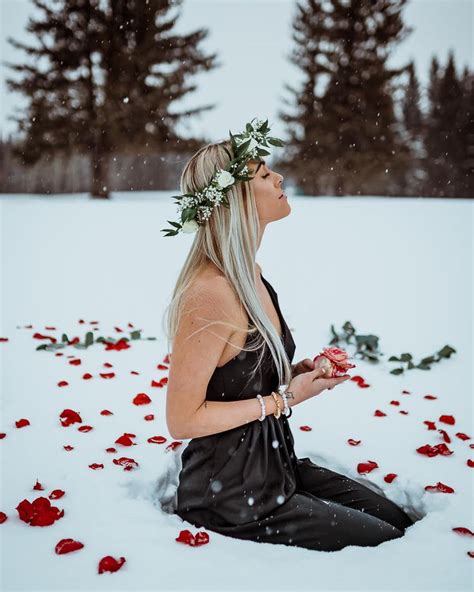 Winter Wonderland Photo Shoot! | Snow photoshoot, Winter photoshoot, Outdoor portrait photography