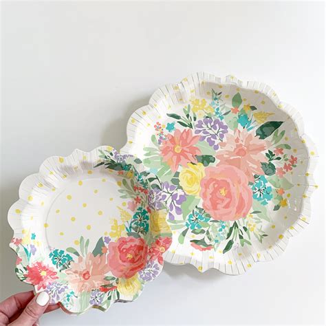 The Pioneer Woman Spring Flowers Paper Plates - Walmart Finds