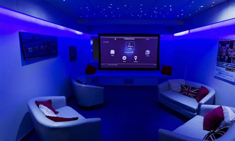 15 Simple, Elegant and Affordable Home Cinema Room Ideas | Einfache ...