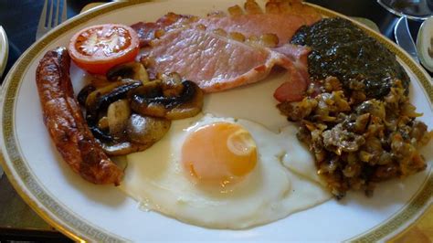 The Welsh variant includes laverbread, eaten fried with bacon and cockles. | Full english ...