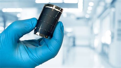 Swiss scientists achieve 22.2% efficiency for flexible CIGS solar cell ...