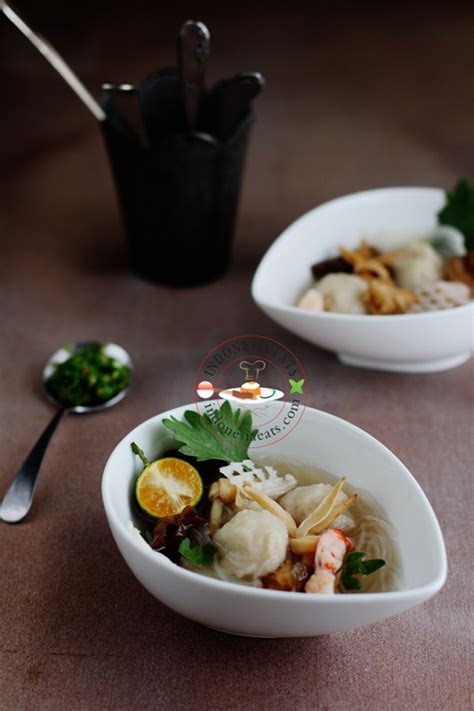 Tekwan Recipe (Palembang Fish Balls Soup) » Indonesia Eats - Quick ...