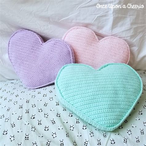 Candy Heart Pillow FREE Crochet Pattern Crochet Pillow Patterns Free, Crochet Pillows, Baby ...