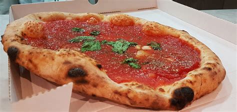 Pizza Marinara | Traditional Pizza From Naples, Italy | TasteAtlas