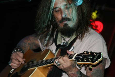 (Ex-Motley Crue) - JOHN CORABI solo in Cornwall, Ontario (Oct. 2011) | John corabi, Motley crue ...