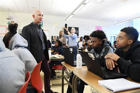 Jeff Bezos Visits A High School .. Teacher and Lil brehs + brehettes ...