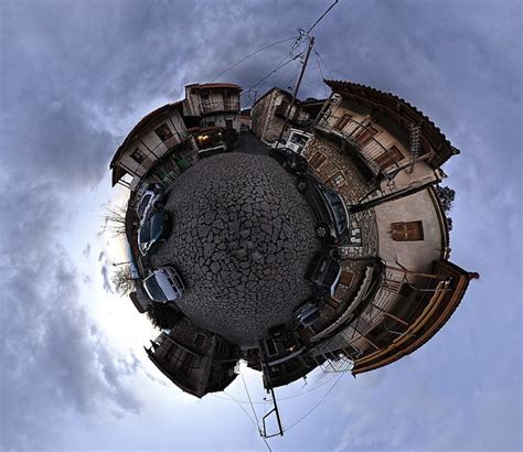 Amazing 360 Degree Panoramas (9 photos)