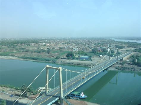 File:Nile river bridge 3.JPG - Wikimedia Commons