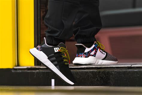 Adidas releases limited-edition trainers that match Berlin subway seats ...