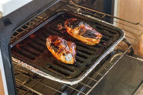 What Is A Broiler Pan And How to Use It