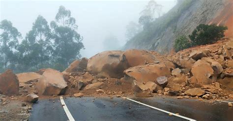 Massive landslide hits Munnar Gap Road within metres of KSRTC bus, bikers