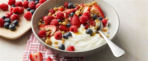 Mixed Berry Yogurt Bowl | FAGE Yogurt