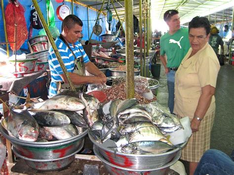 El Salvador Seafood Market