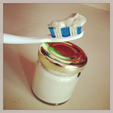 Recette de dentifrice maison à la menthe douce | LE WEB COMPTOIR