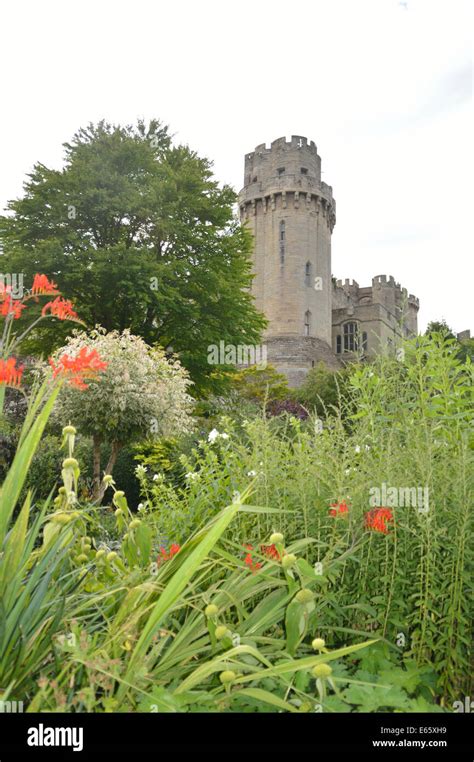 Warwick castle gardens hi-res stock photography and images - Alamy