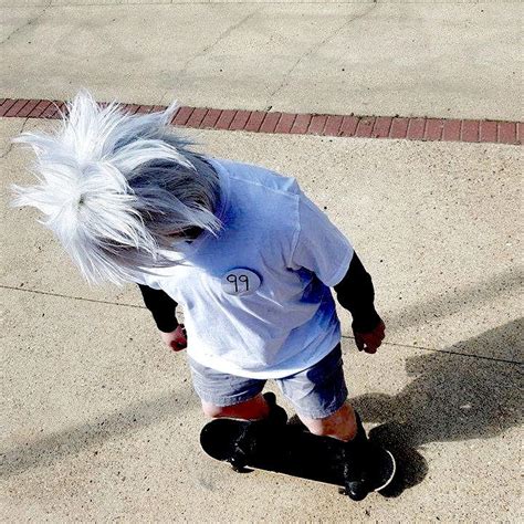 Killua Skateboarding by Killuma on DeviantArt