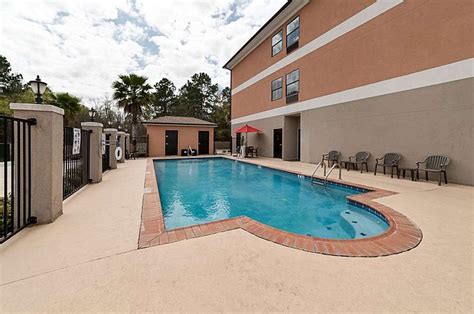 Comfort Suites Sulphur - Lake Charles Pool: Pictures & Reviews ...