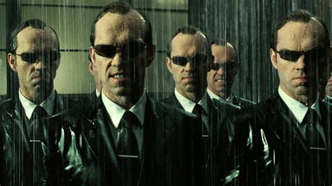 "Matrix 4": Darum fehlt Hugo Weaving als Agent Smith - Kino News - FILMSTARTS.de