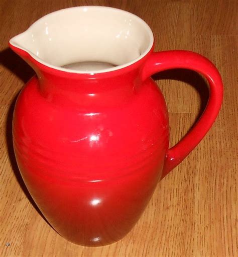 Le Creuset Large Cherry Red Pitcher 2 Qt 2¼ Quart Stoneware Classic # ...