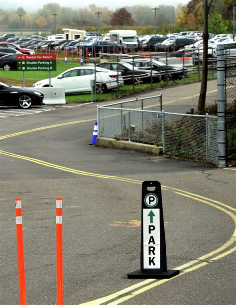 Tweed New Haven airport gets permission to expand parking