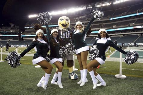 Philadelphia Eagles show off holiday cheer before matchup with Oakland Raiders - pennlive.com