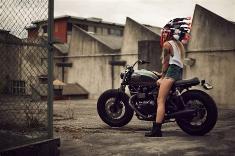 Triumph Bonneville Custom by Ton-Up Garage