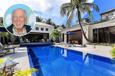 Look Inside Jimmy Buffett's Stunning Palm Beach Estate [Pics]