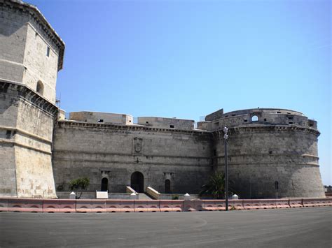 The cruise port of Civitavecchia (Rome) - Shore Bee | Civitavecchia, Cruise port, Italy train