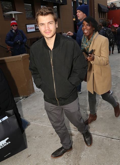 Emile Hirsch Charged With Assault: Choked Female Paramount Executive ...