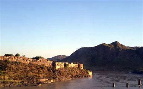 Traveler’s Guide to Attock Fort: History, Location & More | Zameen Blog