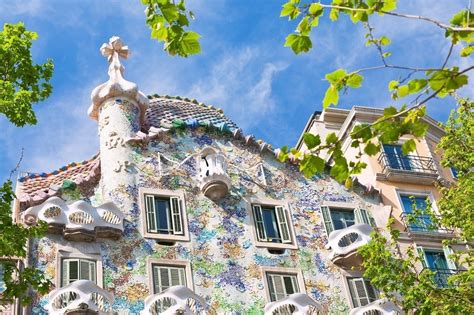 Top Tips & Travel Hacks for a Great Gaudi Museum Tour of Barcelona