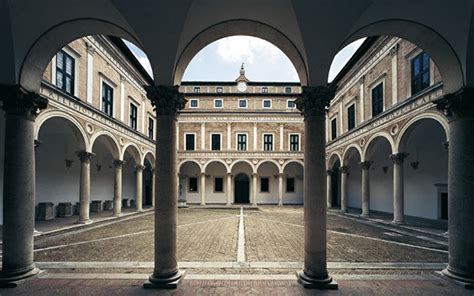 Location / Urbino // study abroad Italy - Urbino