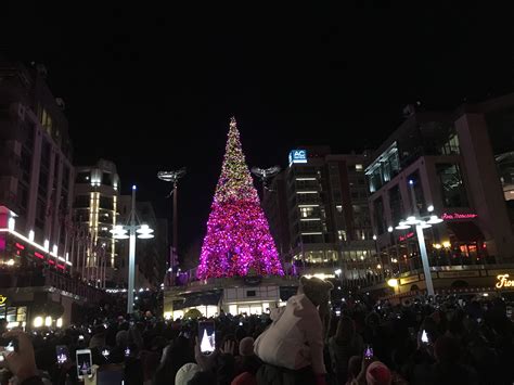 GALLERY: Christmas Tree Lighting Ceremony at National Harbor | WJLA